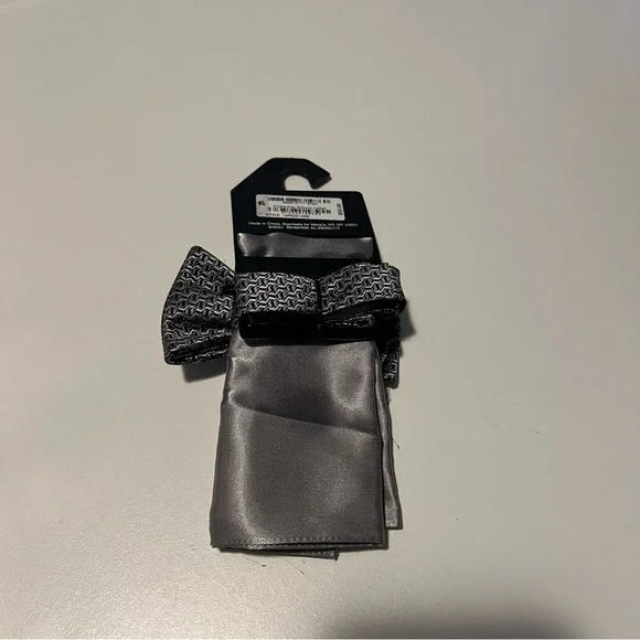 Alfani Gray Pocket Square Elegant Accessory - Picture 2 of 3